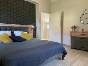 Gîte spacieux avec climatisation dans la campagne bourbonnaise - FR-1-489-339