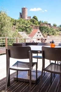 Appartements L'Appartement des Artistes avec Terrasse : photos des chambres