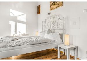 Welcoming 2BR Apt. Near Danube & Millenium Tower