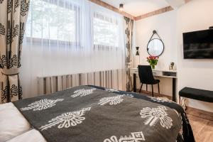 Two-Bedroom Apartment room in VisitZakopane HELIOS Apartment