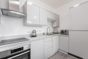 1 Bed City Studio near Theatre and Station Secure Parking