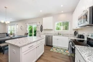 1344 soaring way NEW Cheerful 5 bedroom home in quiet suburban area - Maineville