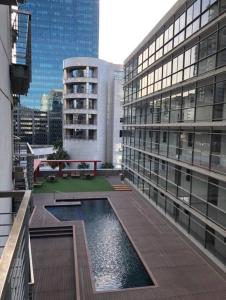 Sunny, Central Cape Town living!