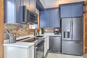 Cabin on Lake Superior about 11 Mi to Bayfield!