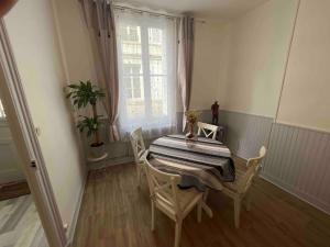 Appartements Appartement t3 en plein centre-ville chatellerault, : photos des chambres