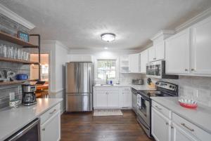 Carolina Lakes Family Home with Pool, Kayaks and Dock!