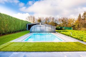 Maisons de vacances Grande maison avec piscine et jacuzzi a la campagne : photos des chambres