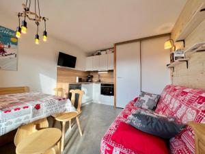 Appartement rénové avec terrasse, proche ski-bus et commerces, Notre-Dame-de-Bellecombe - FR-1-505-178