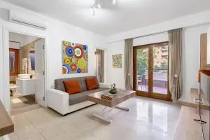 Budapest Design e Piscina - Мостачіано