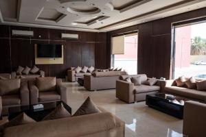 شقق اهلين اربعة للشقق المخدومة