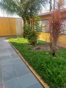 Casa pé na areia (50 mestros da praia)