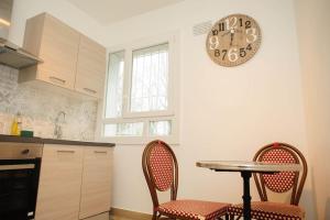 Appartements Grand T2 proche Creteil Soleil et metro ! : photos des chambres