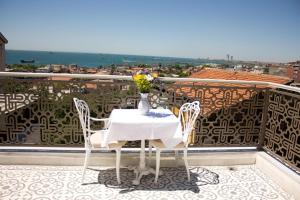 Deluxe Honeymoon Room with Terrace - Sea View room in Ersari Hotel