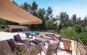 Maisons de vacances Beautiful Home In Roquefort Les Pins With Wifi, Private Swimming Pool And Outdoor Swimming Pool : photos des chambres