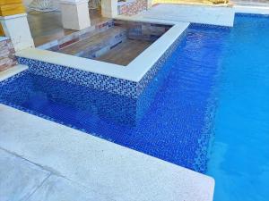 Villa Carolina By Hospedify Hermosa villa con piscina, mesa de billar, cancha de baloncesto y BBQ