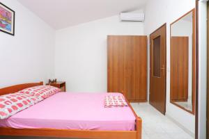 Apartments by the sea Slatine, Ciovo - 13298