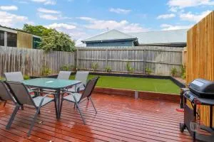 Retreat on Francis I Short and Long Stays - 吉朗