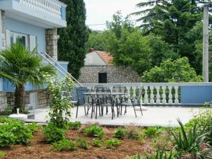 Apartments by the sea Crikvenica - 10437