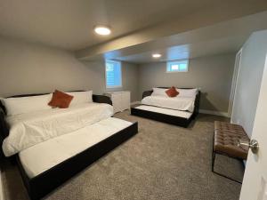 Quaint new renovation perfect for your large group