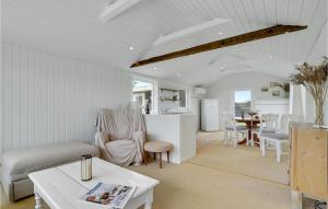 1 Bedroom Beautiful Home In Løgstør