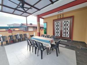 HOMESTAY EPOH MANJOI WITH PRIVATE POOL AND JACUZZI