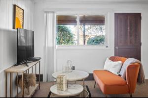 Cheerful Studio GetawayGardenBy Lake State Park.