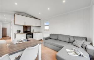 2 Bedroom Nice Home In Ulfborg