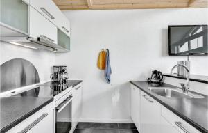 3 Bedroom Amazing Home In Hvide Sande