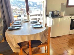 Appartements Appartement Risoul, 3 pieces, 6 personnes - FR-1-330-560 : photos des chambres