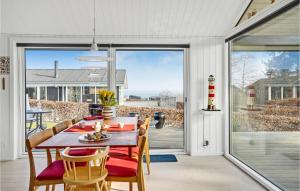 Beautiful Home In Juelsminde With Wifi