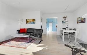 3 Bedroom Nice Home In Hvide Sande