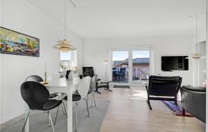 3 Bedroom Nice Home In Hvide Sande