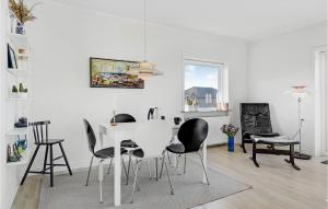 3 Bedroom Nice Home In Hvide Sande