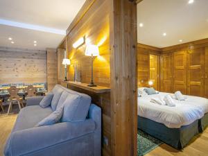 Appartement skis aux pieds avec balcon, cheminée et parking - Méribel - FR-1-613-3