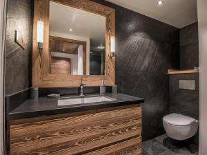 Appartement de Luxe aux Allues : 5 Ch, Skis aux Pieds, Terrasses, Services Premium - FR-1-613-18