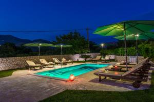 Vila Vergatum-privacy,gym,billiards,table tennis 