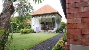 Louto Dmell Guesthouse