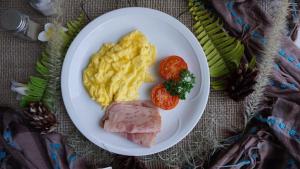 Louto Dmell Guesthouse & Villa