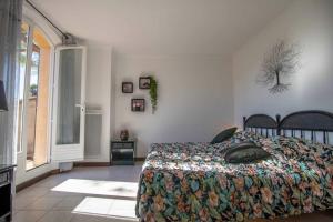 Quiet villa with garden and terrace in Fréjus