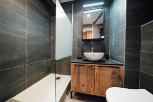 Studio Interlude by ExplorHome