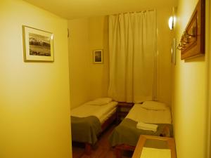 Boomerang Apartments