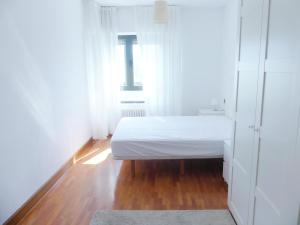 Apartamento luminoso, funcional y amplio en zona hospitalaria