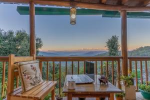 SaffronStays Altura - 2-BR villa with attic room, verandahs, orchards & Himalayan views in Mukteshwar