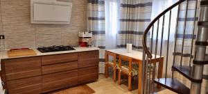 CASA VACANZA CON PISCINA,AREA GIOCHI BAMBINI.