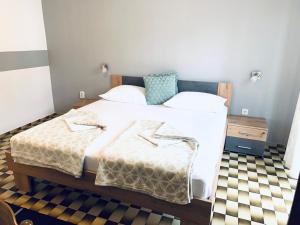 Rooms in Starigrad-Paklenica with terrace, air conditioning, WiFi 627-6