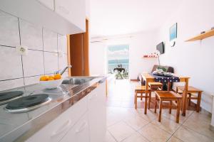 Apartment in Due with sea view, balcony, air conditioning, WiFi 4167-1