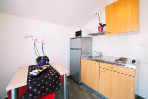 Apartment in Duce with sea view, balcony, air conditioning, WiFi 4167-8 