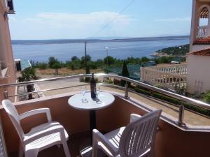 Apartment in Dramalj with sea view, balcony, air conditioning, WiFi 4623-7