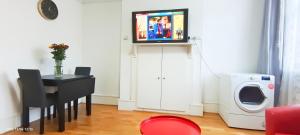 Orchid 2 At Regents Park