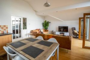 Luxury Holiday Home on Newcastle Bay